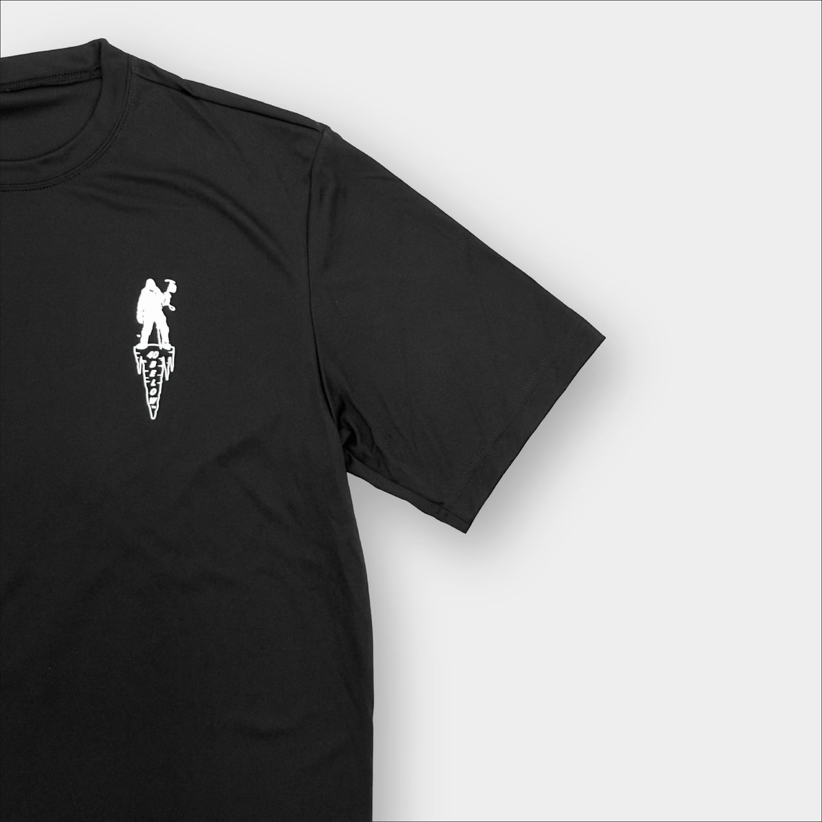 Forty Below athletic T-Shirt short sleeve black with white logo gray background