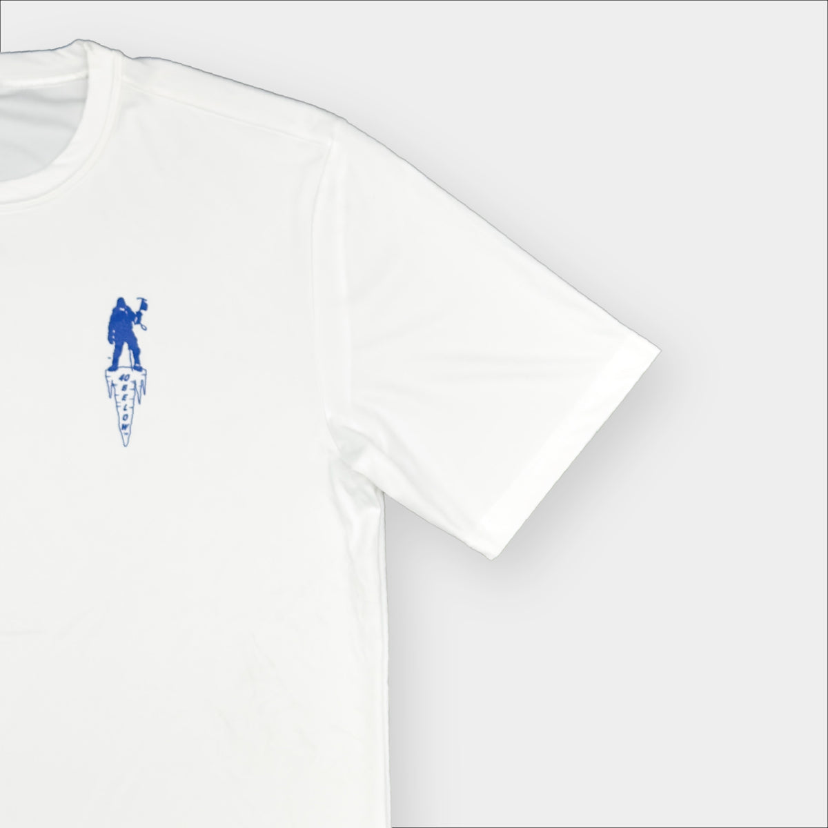 Forty Below athletic T-Shirt short sleeve white with blue logo gray background